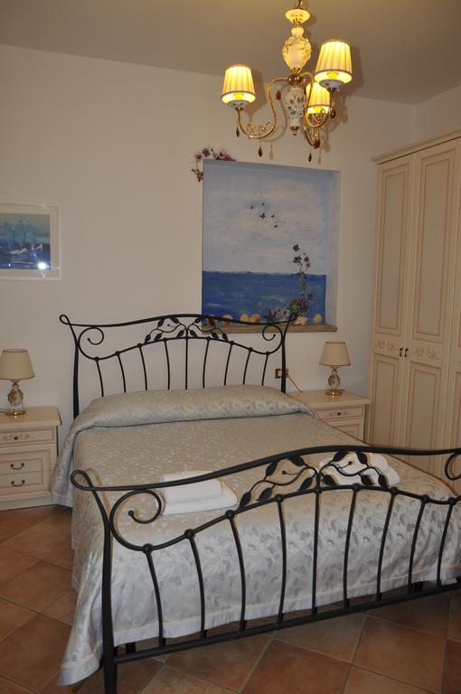 Viola Di Mare Rooms And Parking Термоли Номер фото